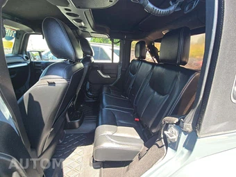 2015 Jeep Wrangler Unlimited Sahara - miniatura 13