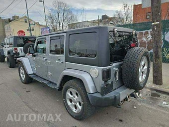 2015 Jeep Wrangler Unlimited Sahara - miniatura 2