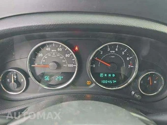 2015 Jeep Wrangler Unlimited Sahara - miniatura 9
