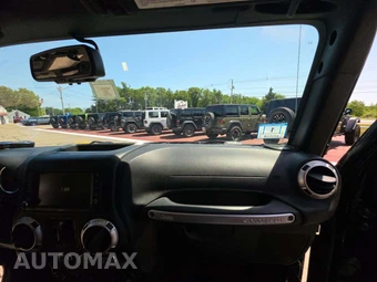 2015 Jeep Wrangler Unlimited Sahara - miniatura 16