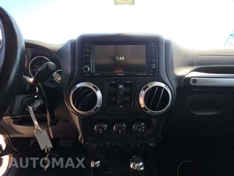 2015 Jeep Wrangler Unlimited Sahara - miniatura 7