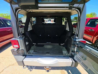2015 Jeep Wrangler Unlimited Sahara - miniatura 14