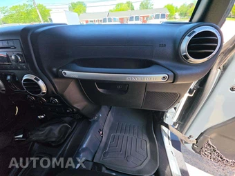 2015 Jeep Wrangler Unlimited Sahara - miniatura 19