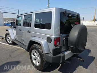 2015 Jeep Wrangler Unlimited Sahara - miniatura 2