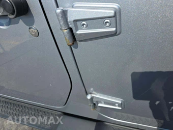 2015 Jeep Wrangler Unlimited Sahara - miniatura 24