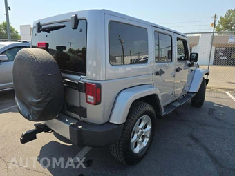 2015 Jeep Wrangler Unlimited Sahara - miniatura 3