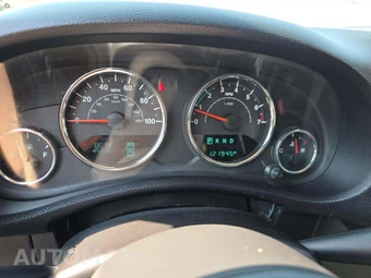 2015 Jeep Wrangler Unlimited Sahara - miniatura 9