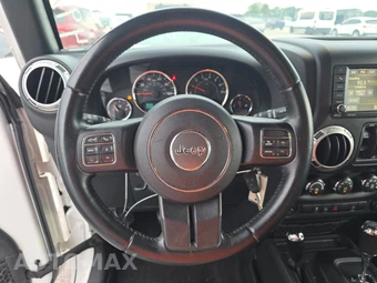 2015 Jeep Wrangler Unlimited Sahara - miniatura 10