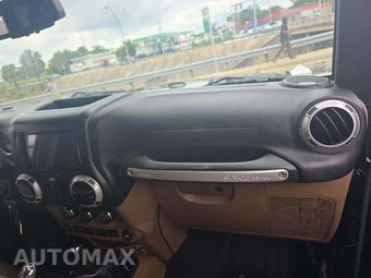 2015 Jeep Wrangler Unlimited Sahara - miniatura 19