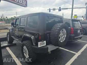 2015 Jeep Wrangler Unlimited Sahara - miniatura 2