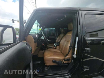 2015 Jeep Wrangler Unlimited Sahara - miniatura 6