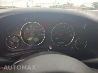 2015 Jeep Wrangler Unlimited Sahara - miniatura 9