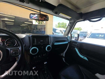 2015 Jeep Wrangler Unlimited Sahara - miniatura 10