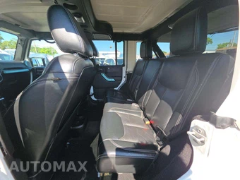 2015 Jeep Wrangler Unlimited Sahara - miniatura 13