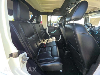 2015 Jeep Wrangler Unlimited Sahara - miniatura 16