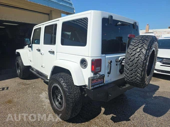 2015 Jeep Wrangler Unlimited Sahara - miniatura 2
