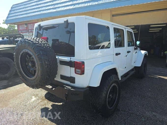 2015 Jeep Wrangler Unlimited Sahara - miniatura 3
