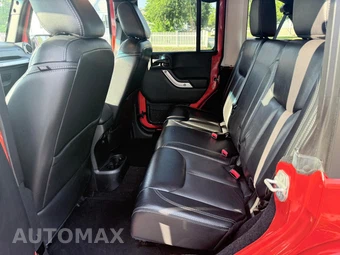 2015 Jeep Wrangler Unlimited Sahara - miniatura 13