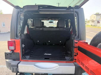 2015 Jeep Wrangler Unlimited Sahara - miniatura 15