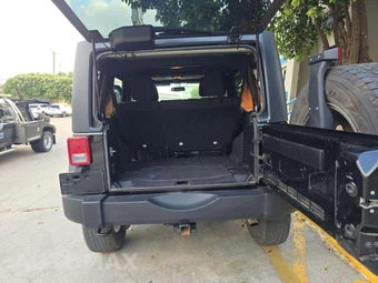 2015 Jeep Wrangler Unlimited Sport - miniatura 14