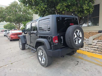 2015 Jeep Wrangler Unlimited Sport - miniatura 2