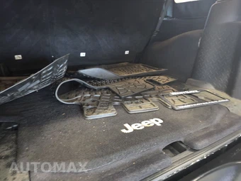 2015 Jeep Wrangler Unlimited Sport - miniatura 16