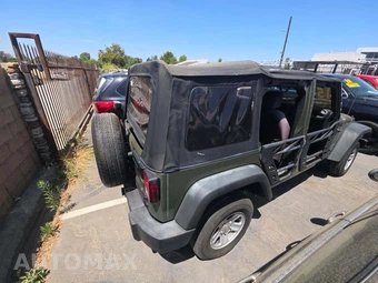 2015 Jeep Wrangler Unlimited Sport - miniatura 4