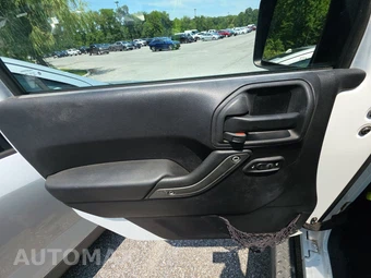 2015 Jeep Wrangler Unlimited Sport - miniatura 9