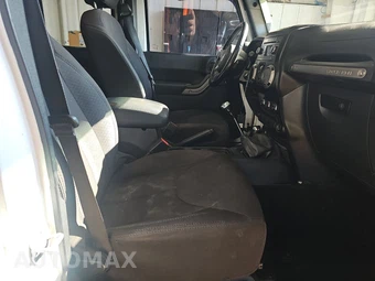 2015 Jeep Wrangler Unlimited Sport - miniatura 8