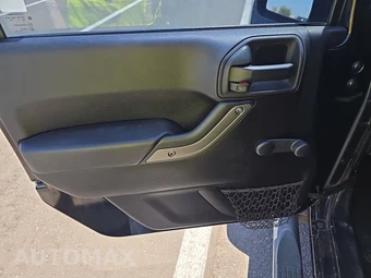2015 Jeep Wrangler Unlimited Sport - miniatura 9