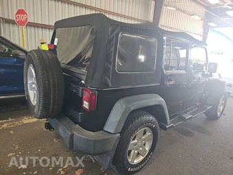 2015 Jeep Wrangler Unlimited Sport - miniatura 4