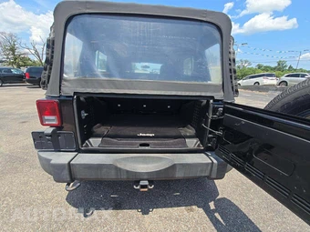2015 Jeep Wrangler Unlimited Sport - miniatura 11
