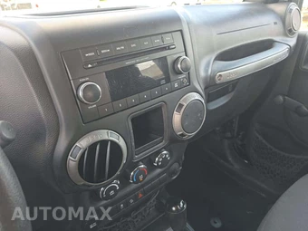 2015 Jeep Wrangler Unlimited Sport - miniatura 7
