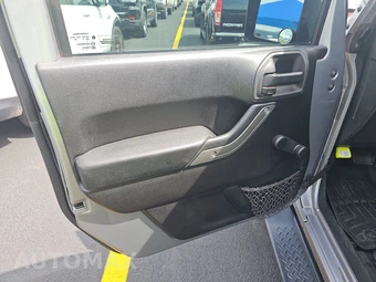 2015 Jeep Wrangler Unlimited Sport - miniatura 9