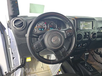 2015 Jeep Wrangler Unlimited Sport - miniatura 10