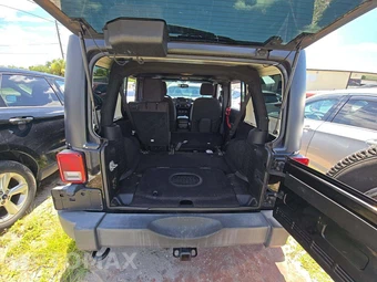 2015 Jeep Wrangler Unlimited Sport - miniatura 14