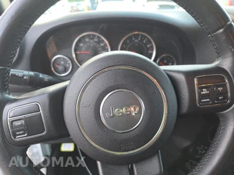 2015 Jeep Wrangler Unlimited Sport - miniatura 10