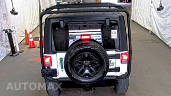 2015 Jeep Wrangler Unlimited Willys Wheeler Edition - miniatura 5