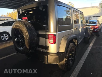 2015 Jeep Wrangler Unlimited Willys Wheeler Edition - miniatura 4