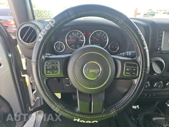 2015 Jeep Wrangler Unlimited Willys Wheeler Edition - miniatura 10