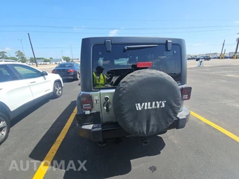 2015 Jeep Wrangler Unlimited Willys Wheeler Edition - miniatura 5