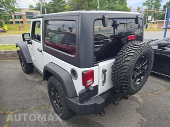 2015 Jeep Wrangler Willys Wheeler Edition - miniatura 2