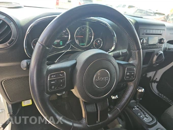 2015 Jeep Wrangler Willys Wheeler Edition - miniatura 10