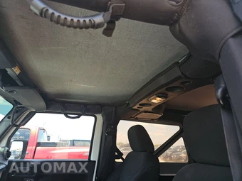2015 Jeep Wrangler Willys Wheeler Edition - miniatura 17