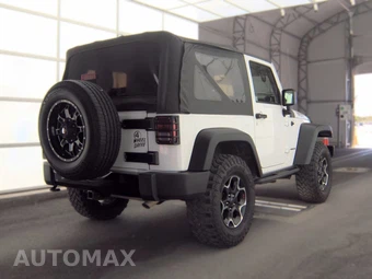 2015 Jeep Wrangler Willys Wheeler Edition - miniatura 4