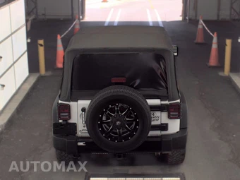 2015 Jeep Wrangler Willys Wheeler Edition - miniatura 5