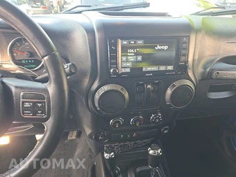 2015 Jeep Wrangler Willys Wheeler Edition - miniatura 11