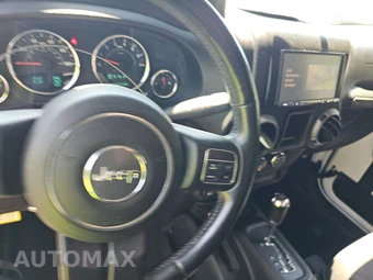 2015 Jeep Wrangler Willys Wheeler Edition - miniatura 11