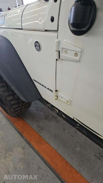 2015 Jeep Wrangler Willys Wheeler Edition - miniatura 24