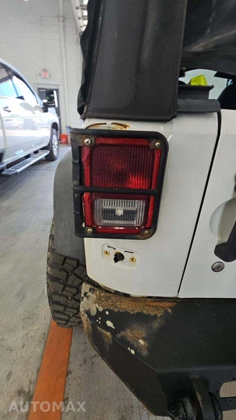 2015 Jeep Wrangler Willys Wheeler Edition - miniatura 25